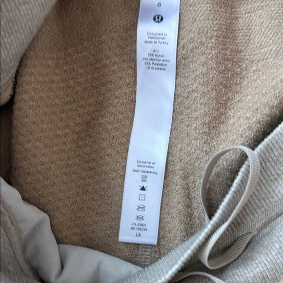 NWOT Lululemon Women's Engineered Warmth Joggers sz 6 - Picture 4 of 6